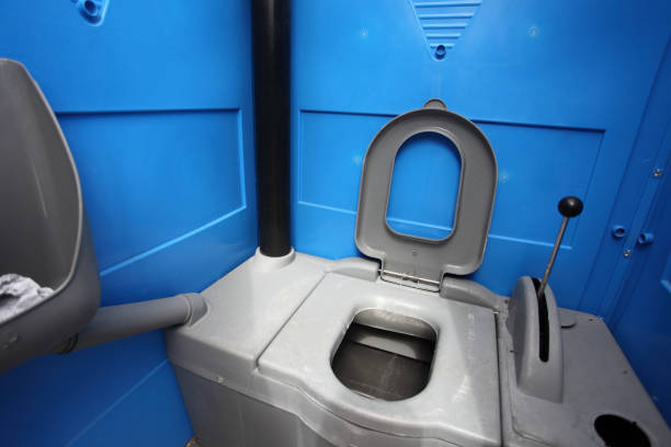 Best Portable restroom trailer rental  in Kearney, MO